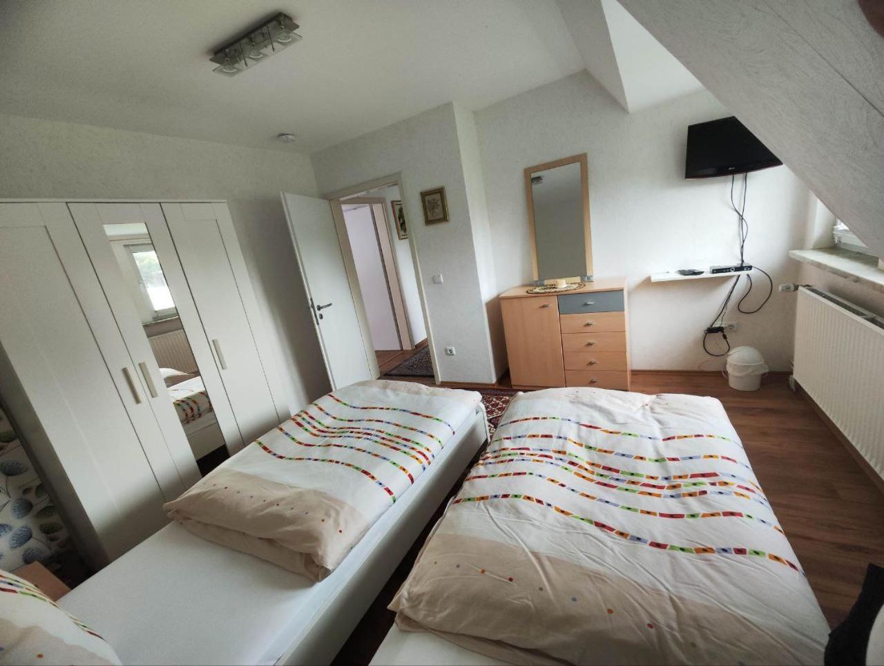 Schickes 110Qm Ferienhaus In Naehe Vw, Messe,Dez Und Orangerie Kassel Dış mekan fotoğraf